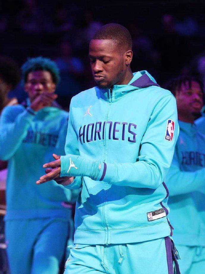 则属于美国, 发布会上公, gr